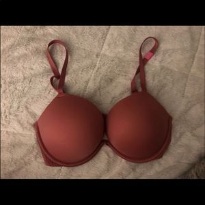 Victoria Secret 32 DD Bra